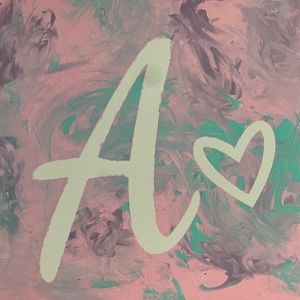 Meet your Posher, Claudia